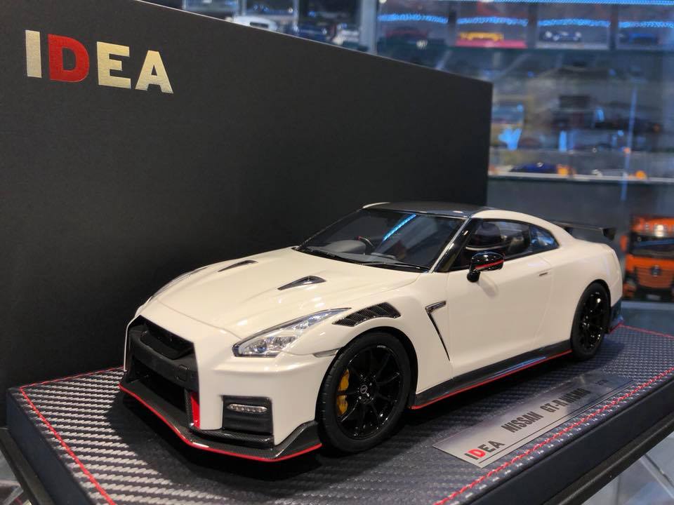 【🎁Perfektný vianočný darček🎁】🎄Supercar——🏎️Realistický motor GTR a svetelné efekty